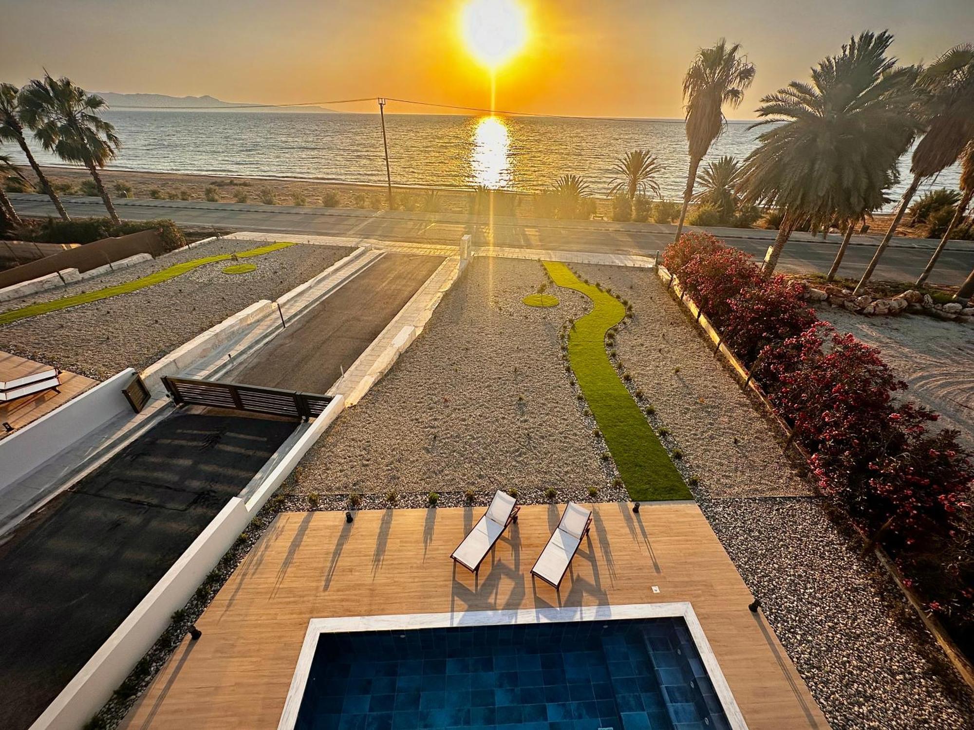 Santa Barbara Seafront Villas W Jacuzzi Pool Paphos Exterior photo