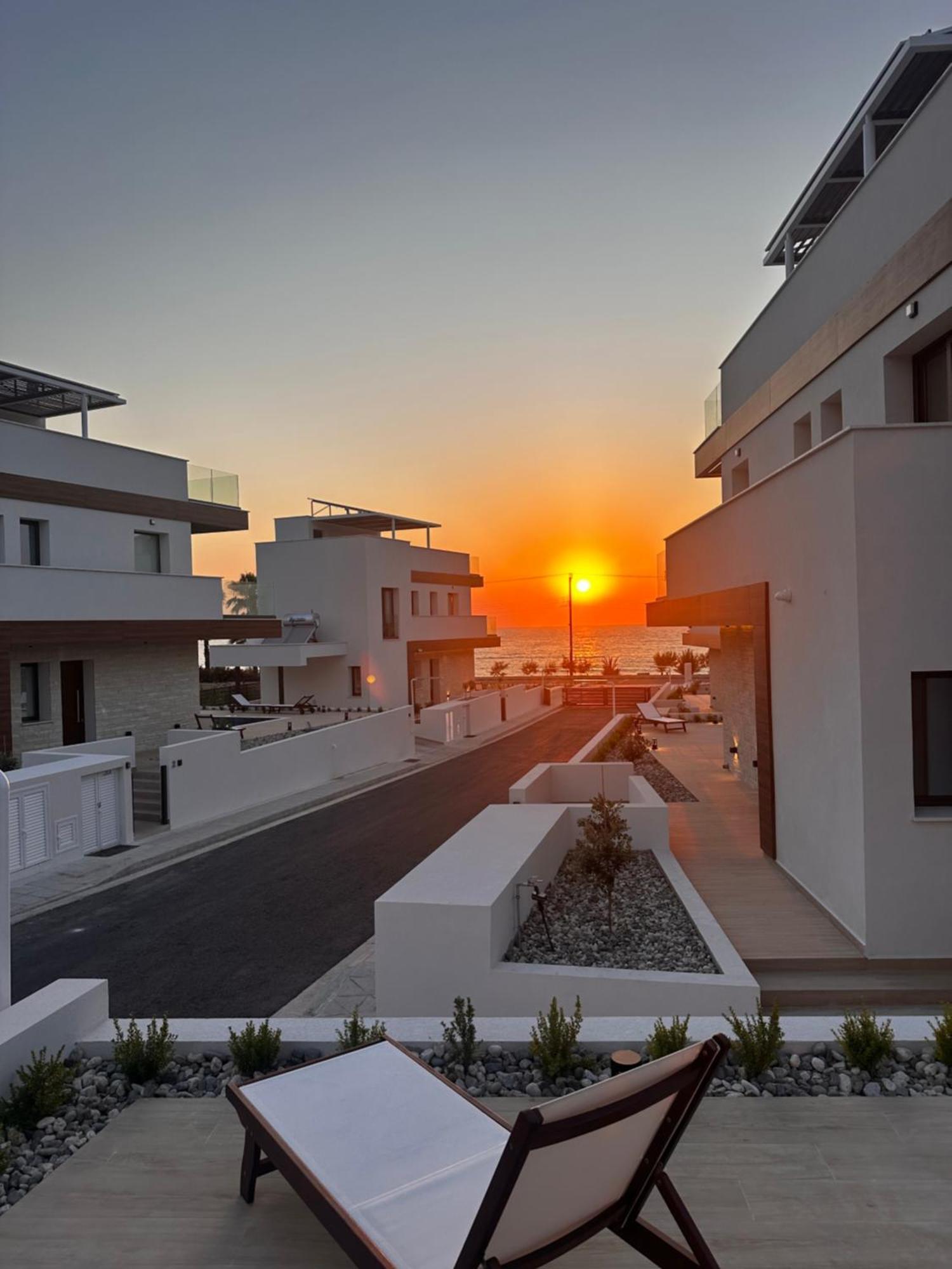 Santa Barbara Seafront Villas W Jacuzzi Pool Paphos Exterior photo